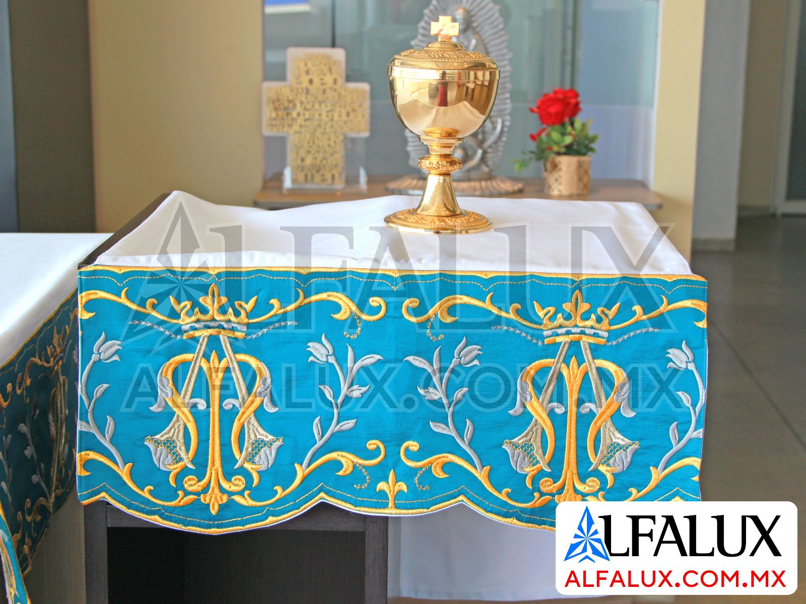 29 MARIA EMPERATRIZ Ambon Mantel Azul Turqueza 220 (4)